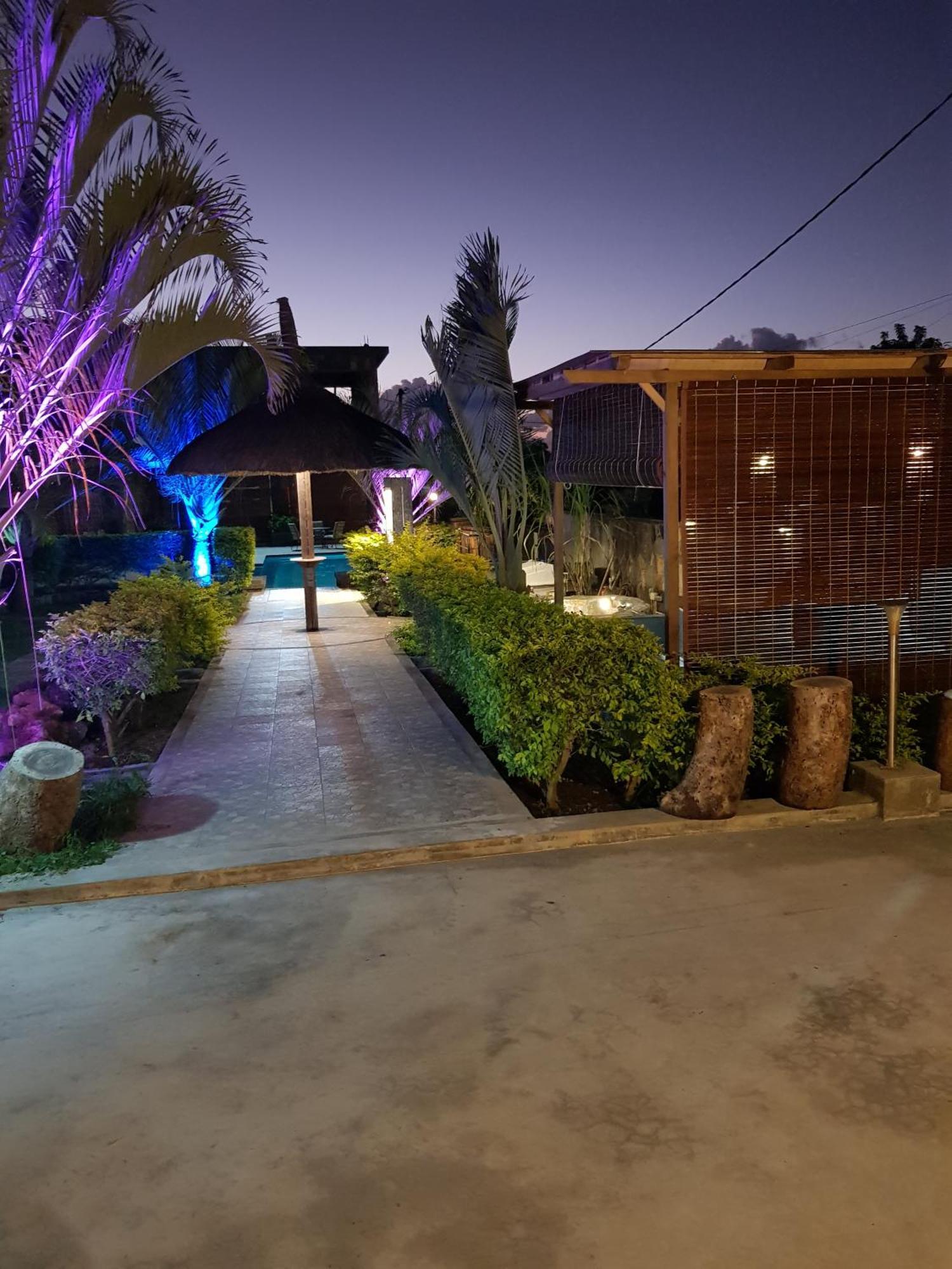 Villas Rocher กรองด์เบย์ ภายนอก รูปภาพ